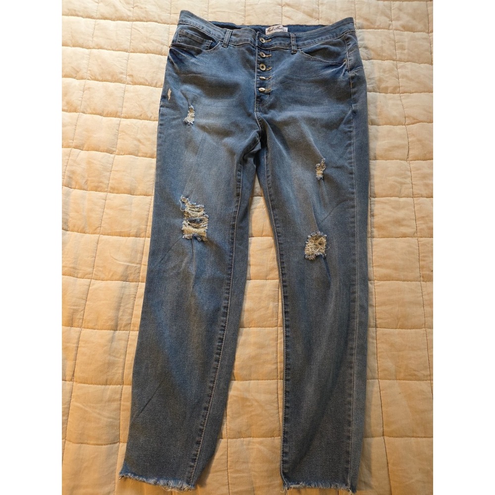 Thread & Others Distressed‎ Light Wash Women Jeans Size 15/32 Button Fly